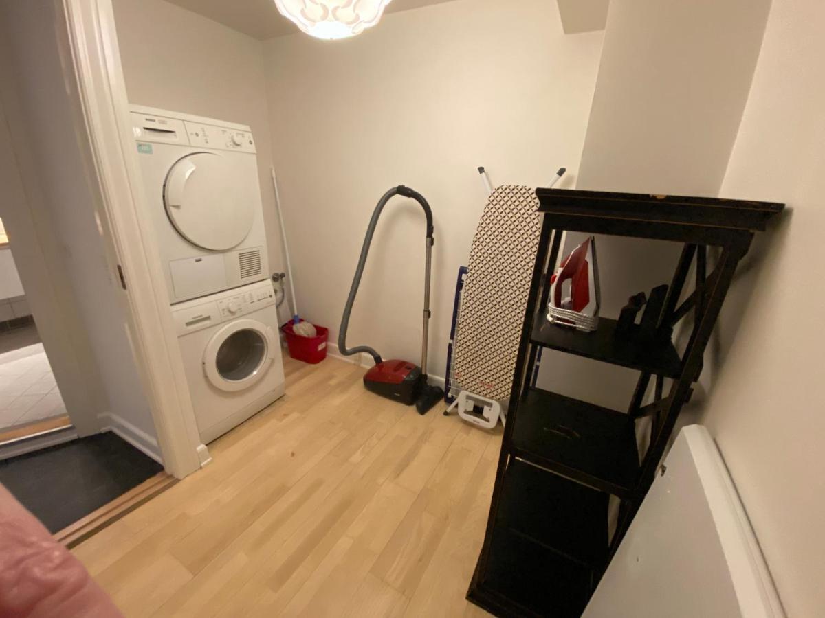 Charming 2-bedroom In The Heart Of Leilighet København