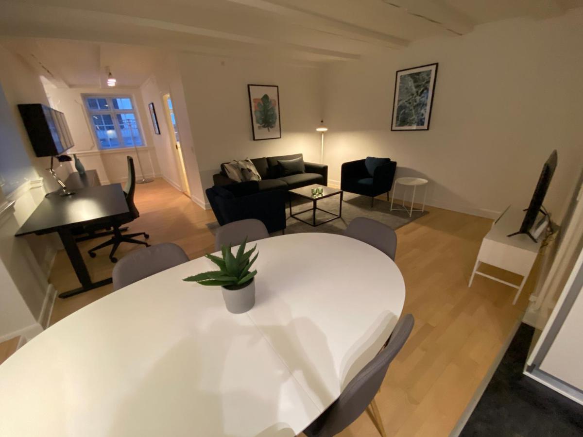 Charming 2-bedroom In The Heart Of * København